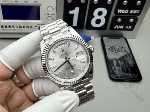Super Clone Semaine Date 40MM Mouvement 3255 Qualité propre