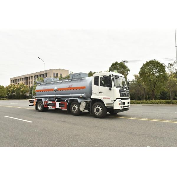 SINOTRUK HOWO 8X4 371HP 28CBM 4-6L Fuel Oil Tanker Truck High Capacity Transport Vehicle