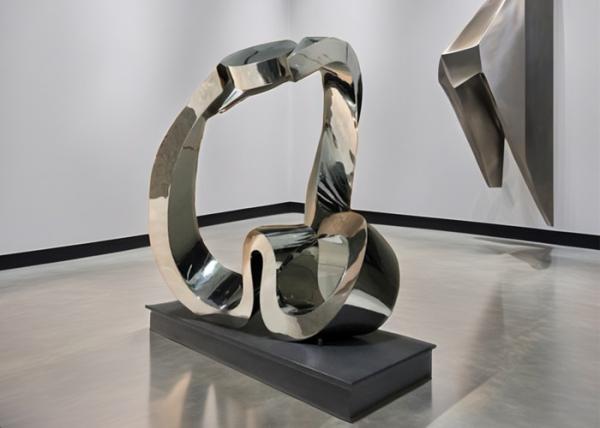 Escultura de arte metálica abstrata de aço inoxidável moderno Decoração de jardim exterior / interior Soldadura personalizada