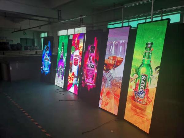 Conseil de publicité portatif de P3 LED, panneau d'affichage RVB SMD 2121 d'affiche de miroir