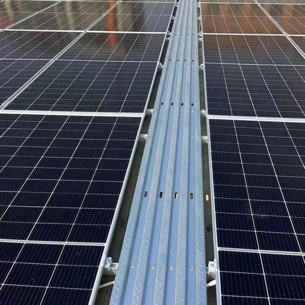 ODM Sustainable Aluminium Solar Rooftop Walkway For Outdoor Roof Access
