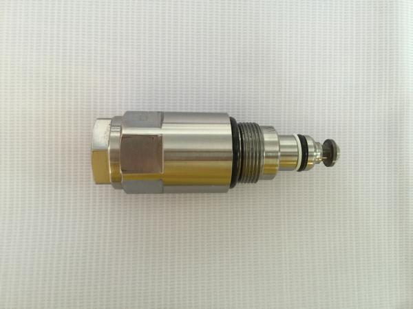 PC120-6 Excavator Relief Valve Crawler Control Valve Komatsu