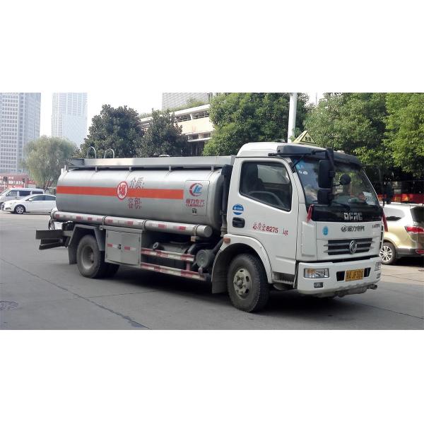 Remote Area Machine Diesel Refueling Truck For Vehicle Fuel Delivery