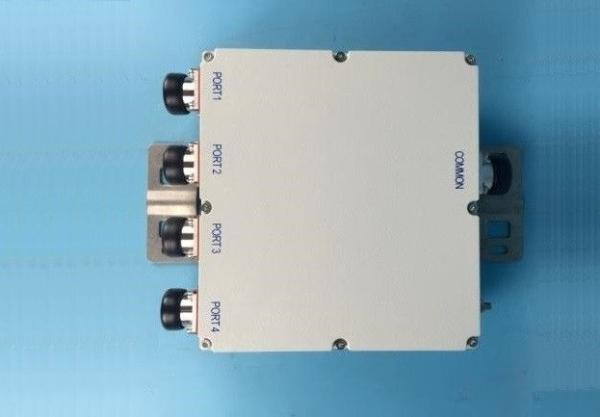 1.5V standing wave ratio Quad Band Combiner Low PIM / Insertion Loss for Outdoor