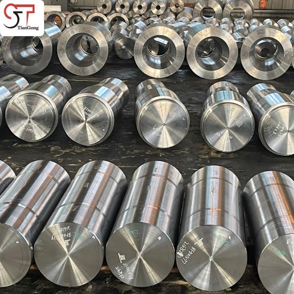 Custom Alloy Steel Forgings 42CrMo 30CrNiMo8 Parts For Wind Power Turbines