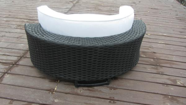 Washable Plastic Wicker Pet Bed , Lovely Rattan Dog Sleeping Bed