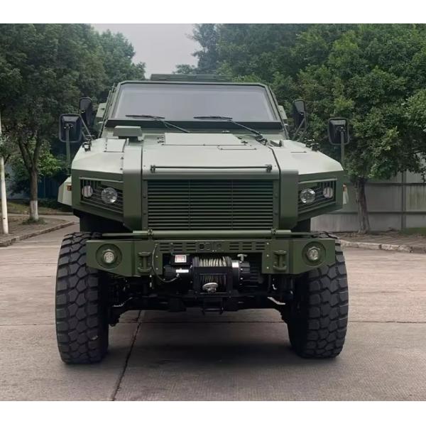 7100 мм × 2600 мм × 2800 мм Военные бронированные машины Баллистическая и взрывная защита полный рабочий день Четырехколесный привод