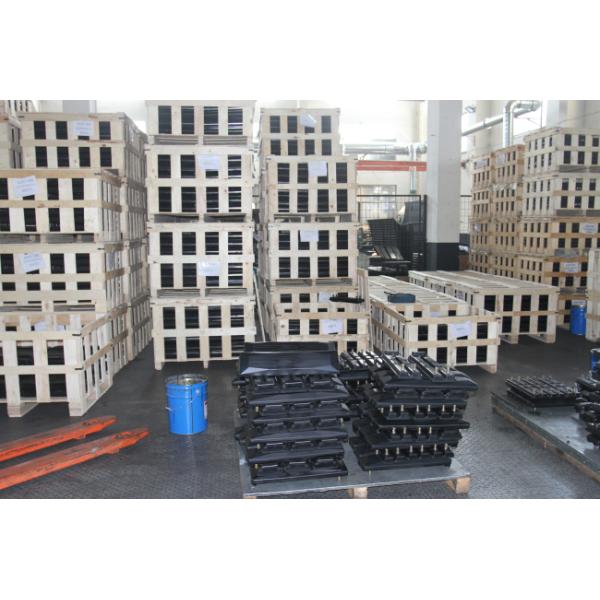 Износоустойчивый болт на резиновых пусковых площадках следа