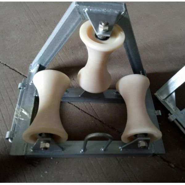 Industrial 90-Degree Corner Cable Roller Guide with Nylon Wheels and 10KN Rated Load for Smooth Cable Pulling