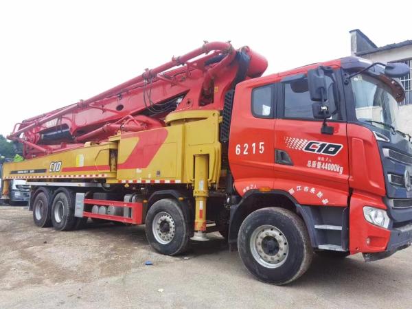 Used Concrete Pump Truck Mounted 56m 62m Concrete Pump Mixer Truck Used For Boom Pumping