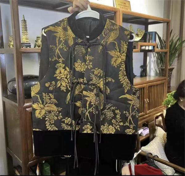 Eco Friendly Textured Viscose Jacquard Bird Flower Jacquard Fabric Breathable For Dress