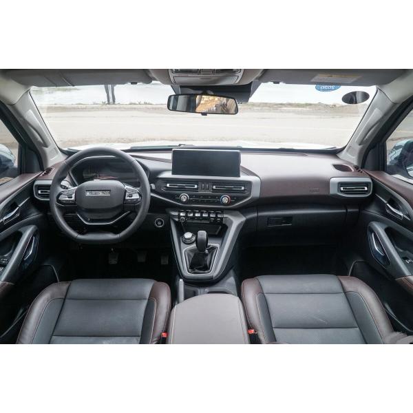 Camioneta de alta calidad 4* 4 Conducción potente motor diesel de caballos de fuerza caja de carga tipo placa