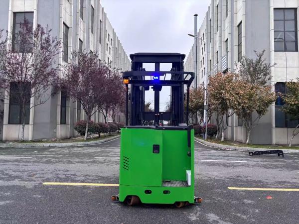 Electromagnetic Brake System Electric Forklift 5000 M Max.Lifting Height 0.1 m/s Lowering Speed