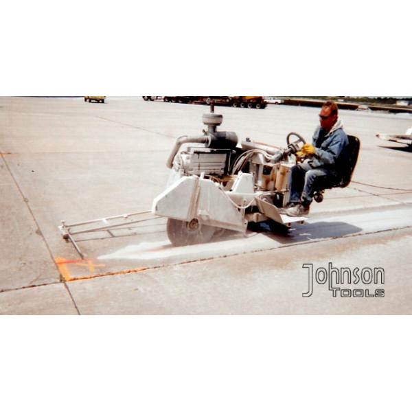 400mm Dry Cut Diamond Blade , Concrete Cutting Saw For Soft / Hard Construction Materials