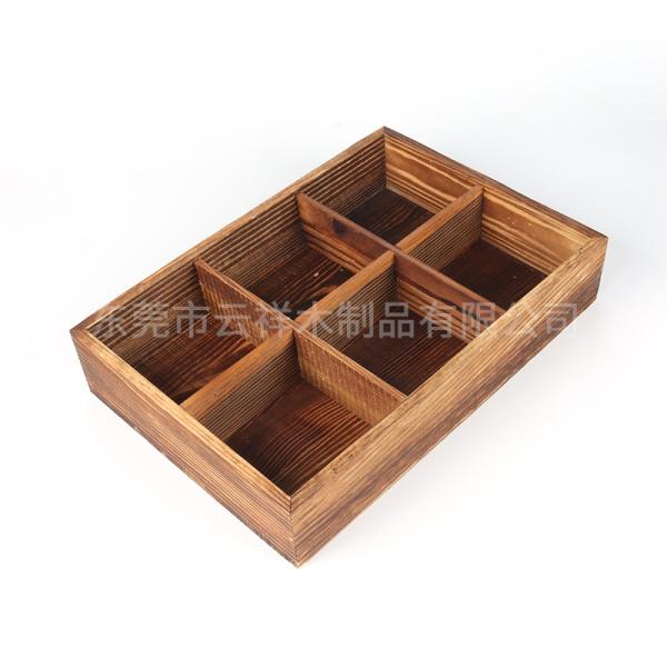 Plateau de service en bois rustique divisé avec 6 sections