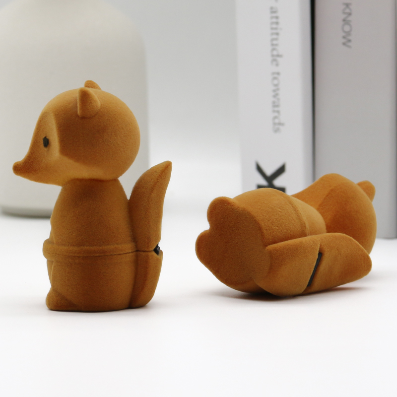 Stylish Animal Themed Cover Flocked Jewelry Box For Rings Necklaces And Pendant
