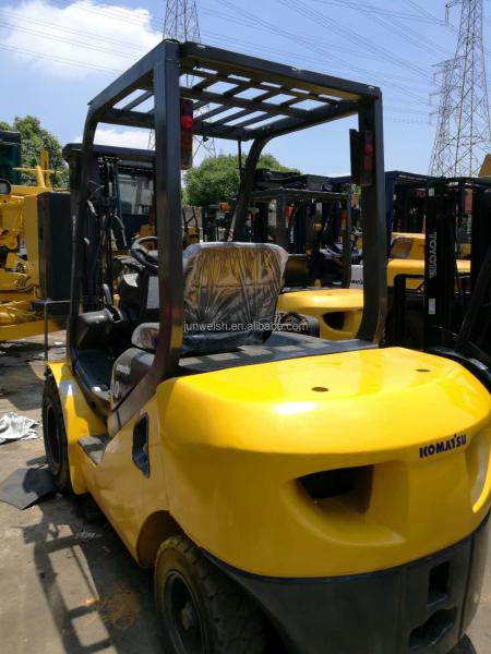 Secondhand Komatsu Original Japan Forklift Truck 3 Ton Used Diesel FD30 FD80 FD50 Forklift