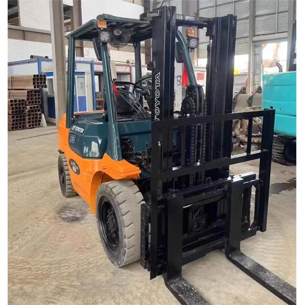 Factory Direct Toyota Forklift 1.5ton 2ton 2.5Ton 3ton With Japanese Engine Diesel Mini Forklift Second Hand For Sale
