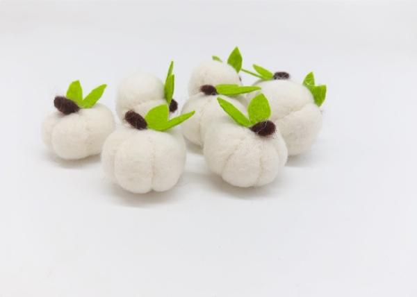 4cm Halloween Pumpkin Wool Felt Balls Creating Halloween Atmosphere