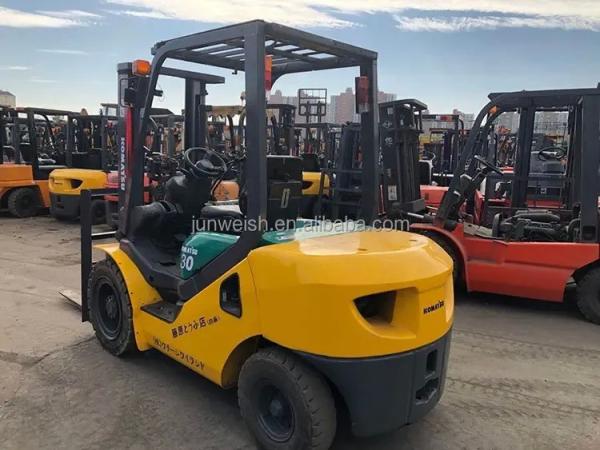Japan Made Used Komatsu 3 ton Diesel FD30 FD80 FD50 Forklift in Excellent Condition