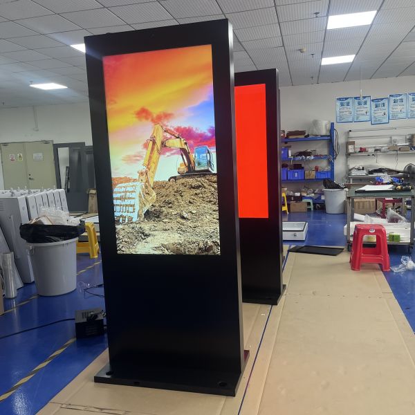 55inch IP65 Waterproof Outdoor Kiosk with 3000cd/m² Brightness LCD Advertising Display and Touchscreen