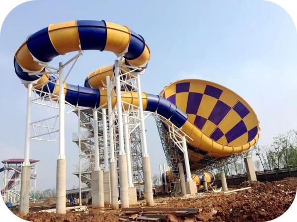 Corrediça de água gigante adulta do furacão do divertimento, corrediça de água espiral exterior do parque de diversões