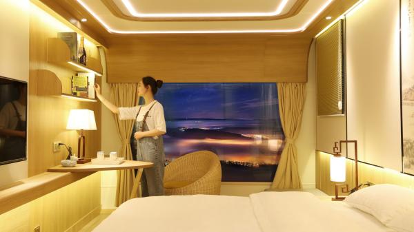 Counter Booth Meeting Area Hotel Trailer With Double Bed Eco Friendly Curtain Luxury Camper Trailer Rv