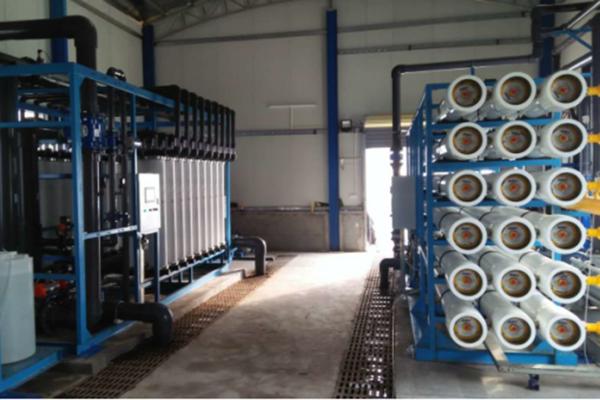 Skid Mounted Seawater Reverse Osmosis RO System With 98% Desalination Rate