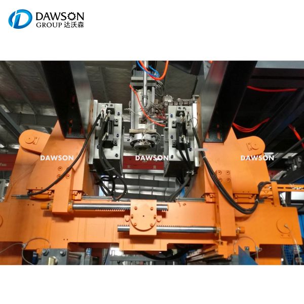660 mm Mold Platen Size 67 kw Power Jerry Can 20l 25l HDPE Plastic Tank Container Drum Extrusion Blowing Moulding System