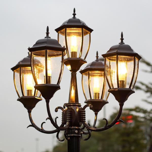 Modern LED Solar Garden Lights Repair European Courtyard Lamp 2m 4.5m Ip65