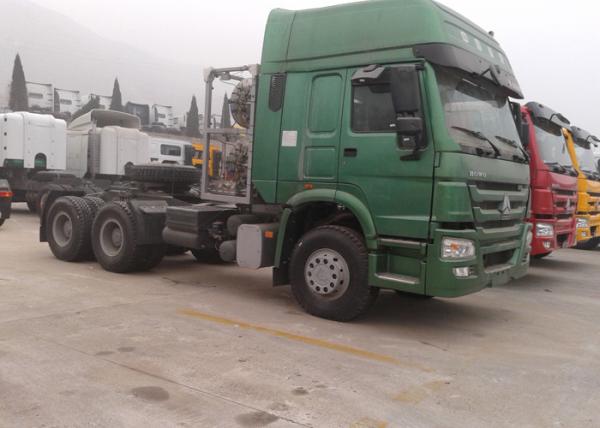 O caminhão RHD 6X4 10 do trator de SINOTRUK HOWO roda Euro2 371HP ZZ4257S3241W