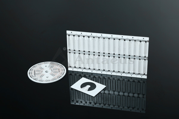 Керамика керамиковых изоляторов 95% высокой плотности электрическим основанная г