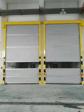 Portas automáticas de aço de alta velocidade de PVC para instalações industriais