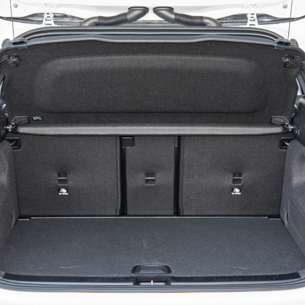 Mercedes-Benz 2023 GLA 200  version Gasolin Compact SUV Avto Electro Excellent