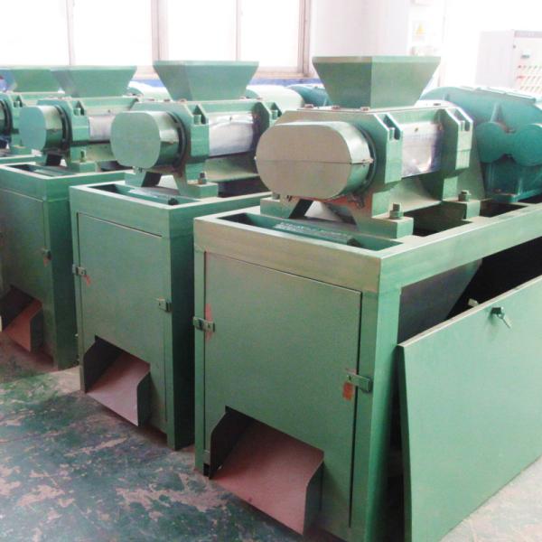 Rotating Double Roller Fertilizer Granulator Machine 3mm-10mm Granule Size
