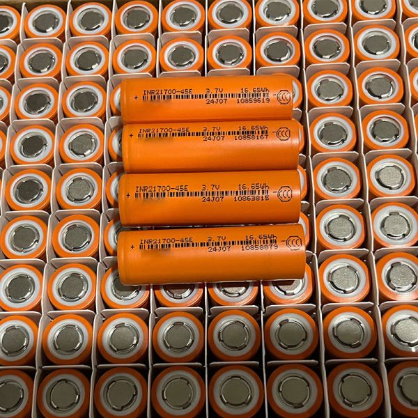 3.7V 4500mAh 21700 Li-ion Cell for E-bike Power Tool Energy Storage