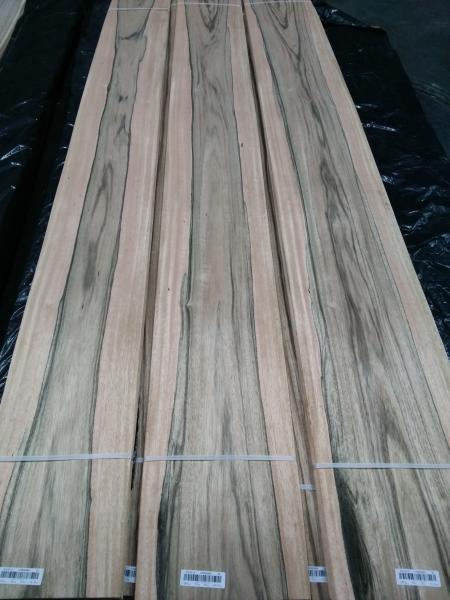 Full 0.5mm Crown PALDAO Sliced Wood Veneer for Panel Door and Furniture Industry from www.shunfang-veneer-com.ecer.com