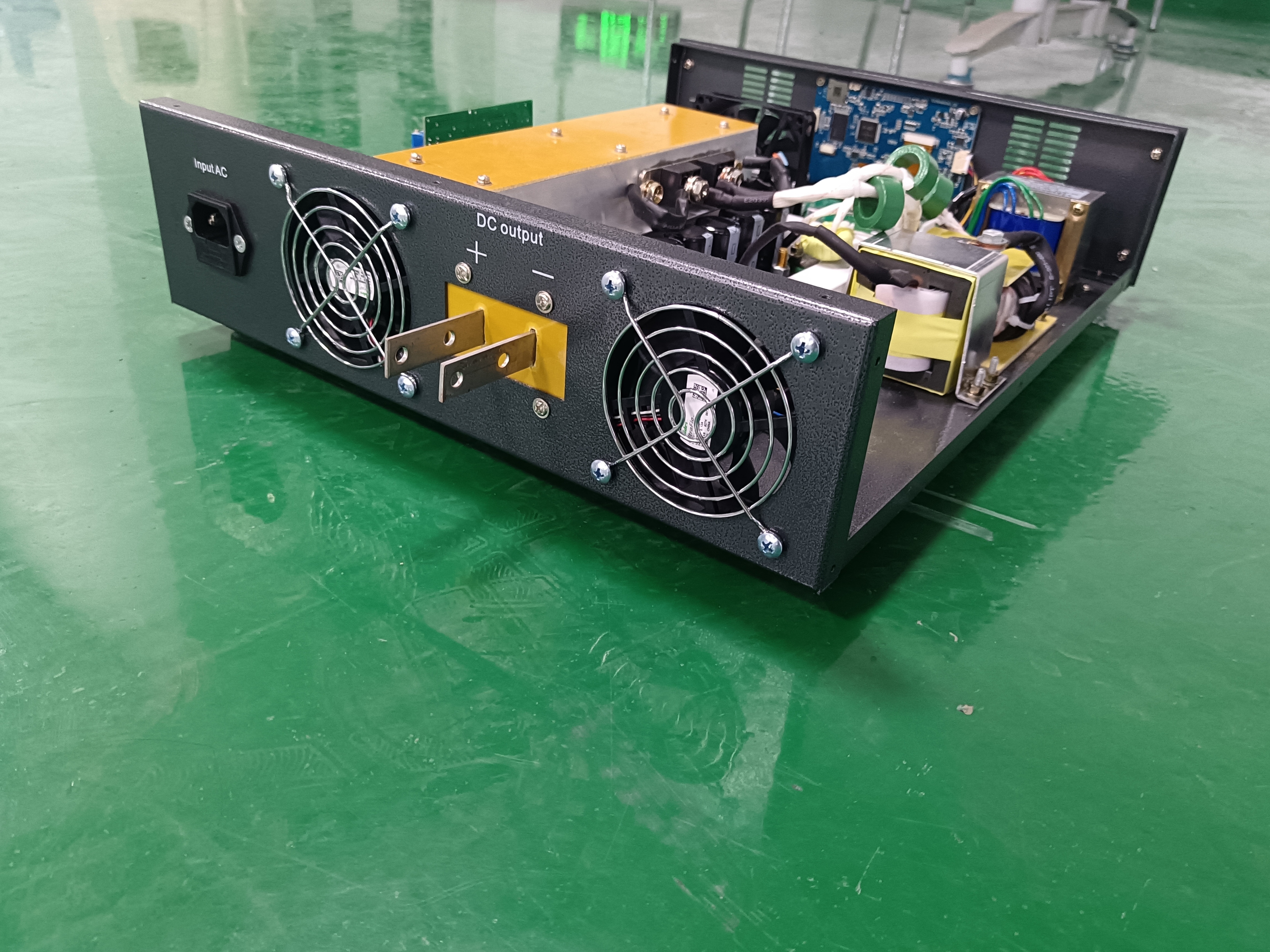 электропитание DC 30v 50A Programmable для испытывать и стареть электронных блоков
