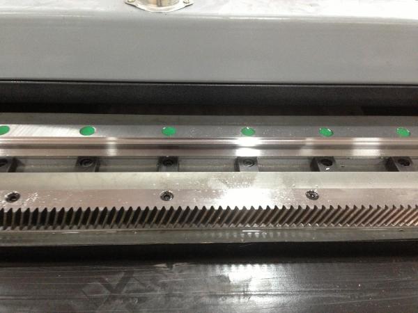 Stainless Steel Fiber Laser Cutting Machine With Laser Power 500 Watt