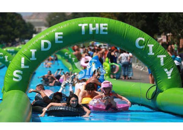 Inflável gigante exterior feito-à-medida a corrediça de água municipal para o divertimento do jogo da água do verão de sino Inflatables