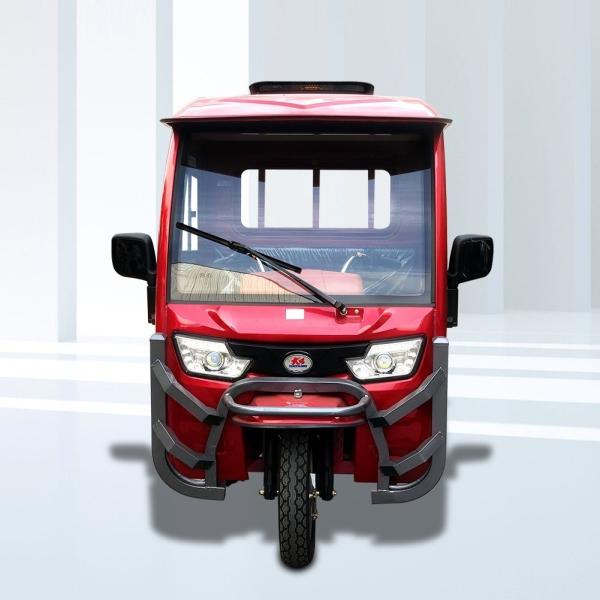 1500w Electric Cargo Tricycle with Enclosed Body High Displacement and Red Color Made