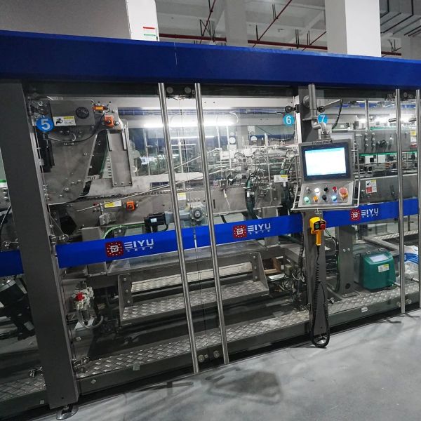 Chain Type Case Packer with PLC Control Touch Screen and Bottle Shortage Alarm