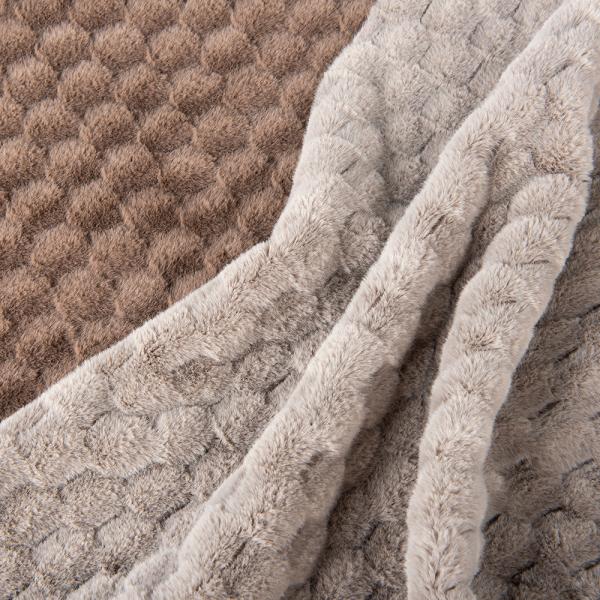 Front Material 100% Polyester Faux Fur Plush Fabric for Garment and Throw Blanket