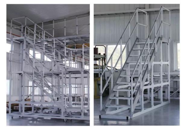 Silver Aluminum Aerial Work Platform , Folding Scaffold Platform 500KG