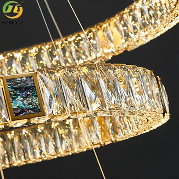 Круговая смертная казнь через повешение приведенная освещая привесное золото K9 Кристл