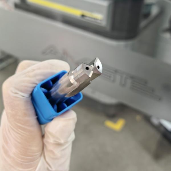 Anti Chipping Solid Carbide Drill Bit Coolant Through Deep Hole Drill Smooth Surface OEM