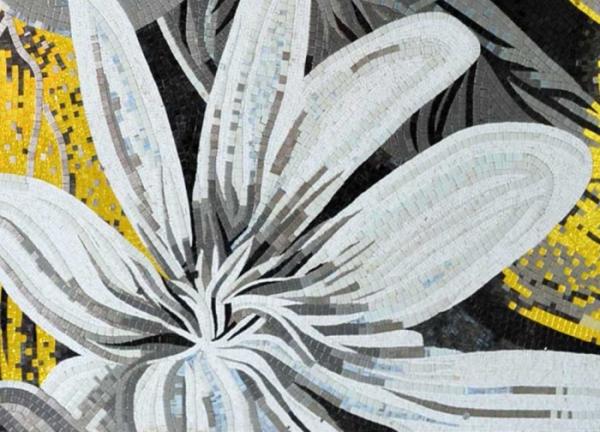 White Magnificent Floral Glass Mosaic Wall Art , Craft Mosaic Tile Floor Patterns