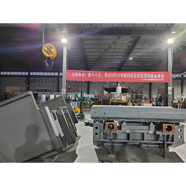 CE-одобрённая электрическая автоматическая прессовая тормозная машина с CNC-панелью