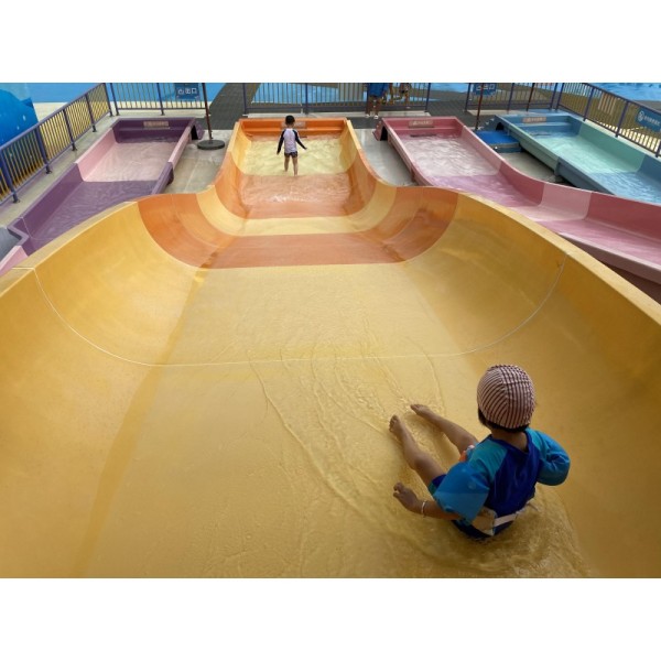 Fiberglass Kids Water Slide with Galvanized Steel Support and Customizable Height for Outdoor Pool Fun