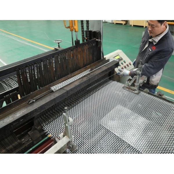Raw Edge High Carbon Steel Mesh with Customizable Wire Diameter and Electrolytic Polishing for Structural Applications
